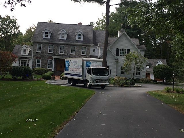 Expert pressure washing services