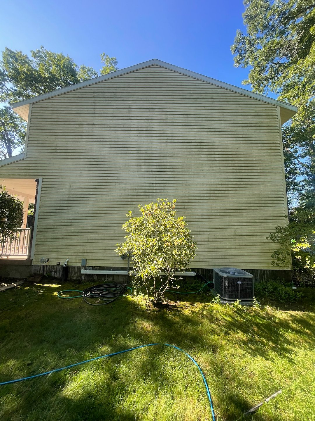 House wash vinyl siding 