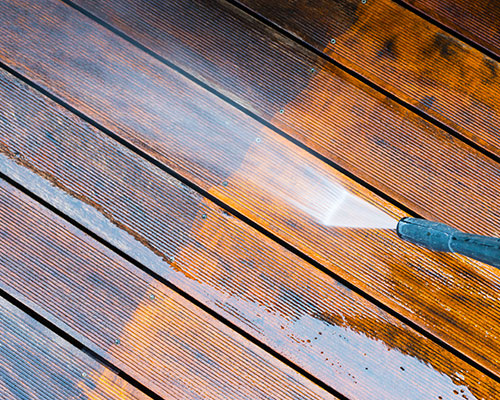Wood deck cleaning